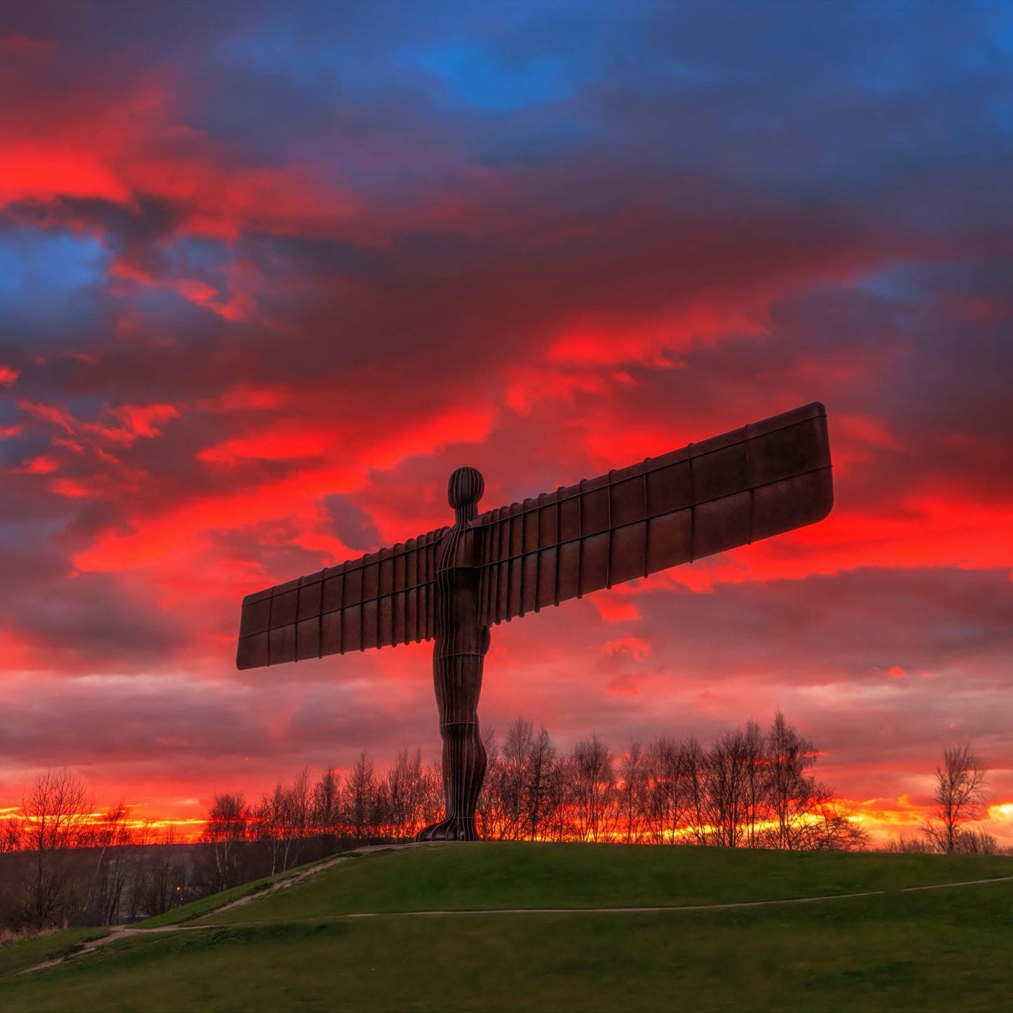 Amazing Red Sky at the Angel of the North.