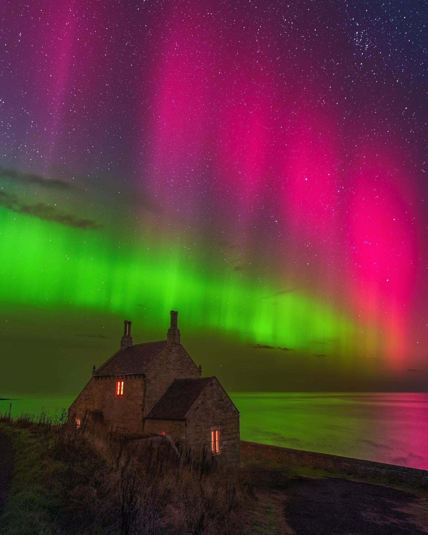 Stunning Aurora at Howick Bathing House.