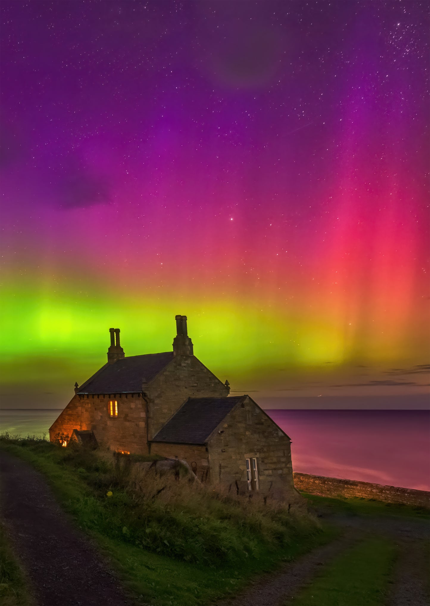 Amazing Aurora over Howick Bathing House.