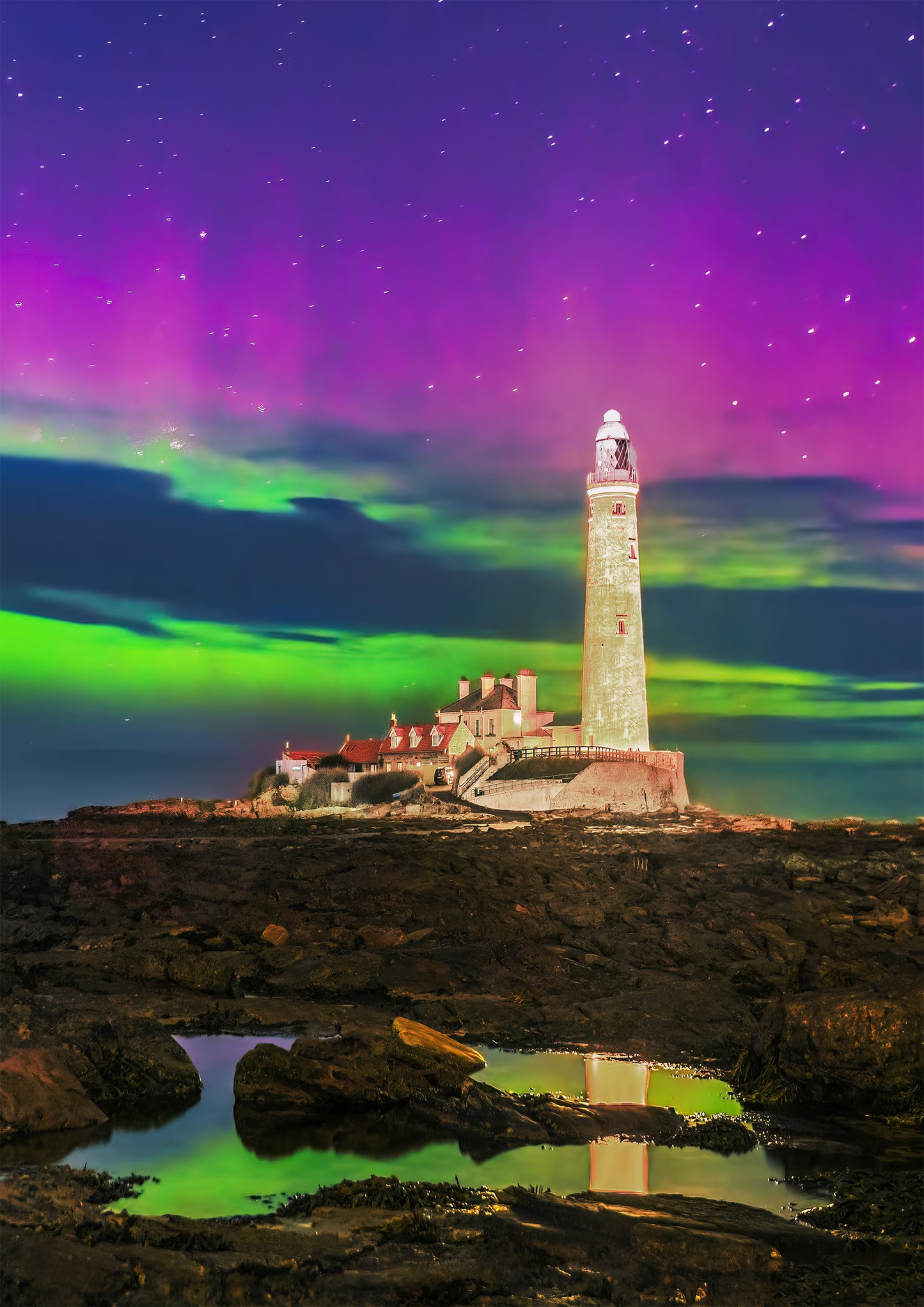 Beautiful Aurora over St Mary’s Lighthouse.
