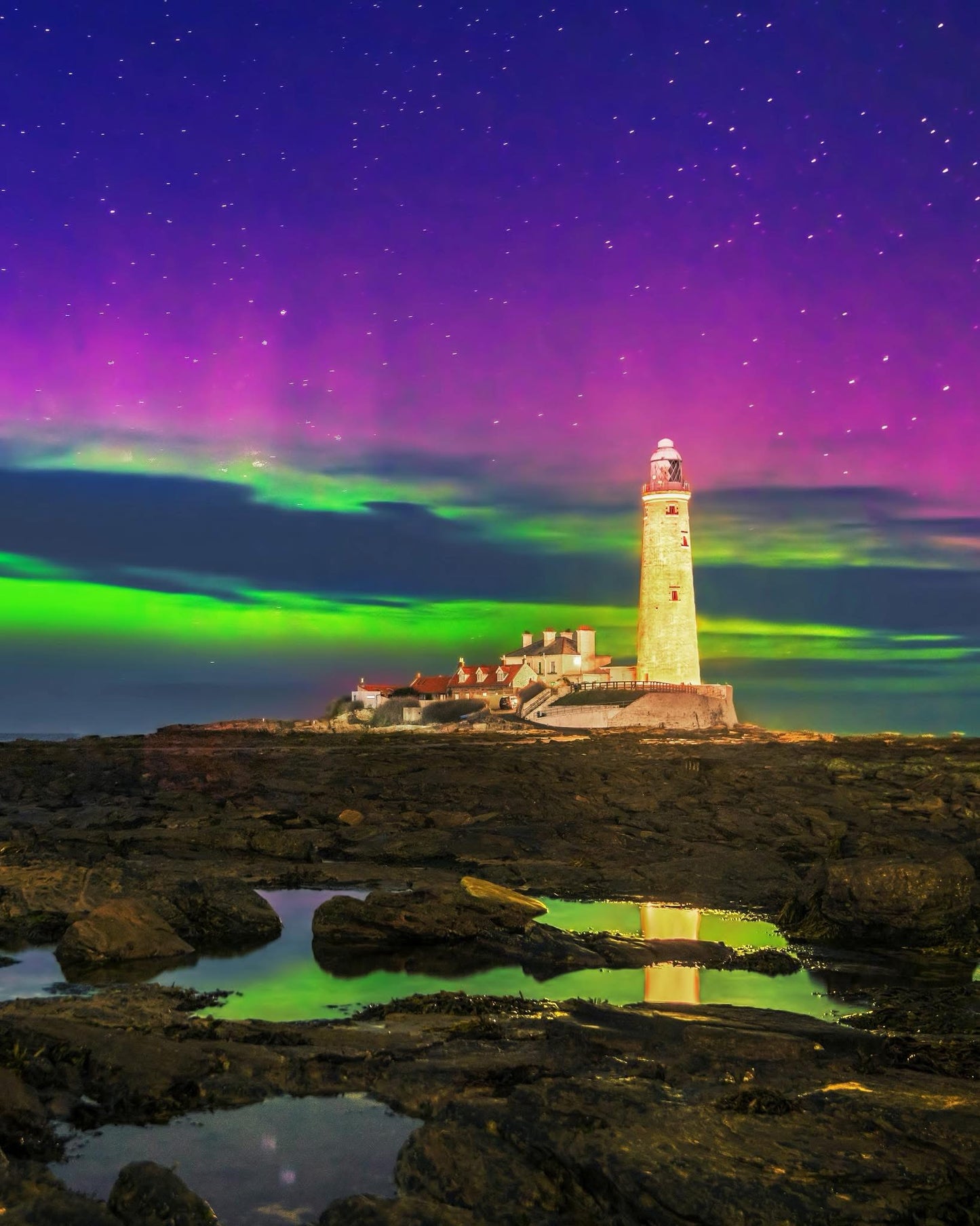 Beautiful Aurora over St Mary’s Lighthouse.