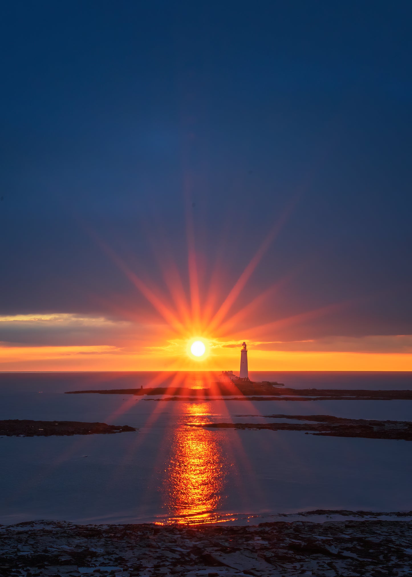 Starburst over St.Mary’s lighthouse.