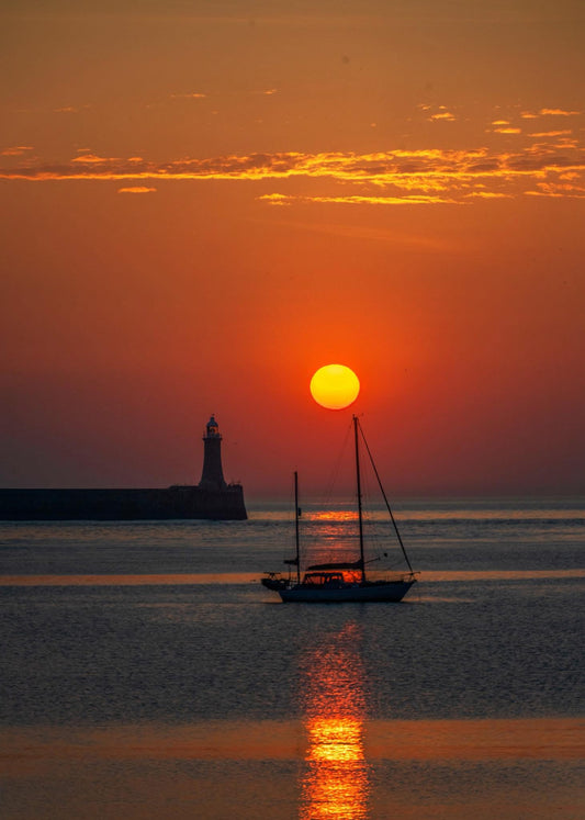Calm and Serene sunrise at Little haven Beach