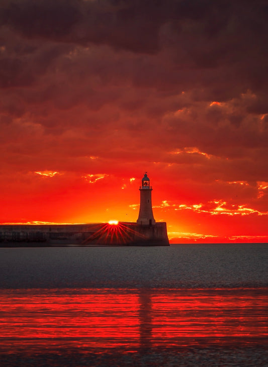 Glowing Lava Sky at Roker.