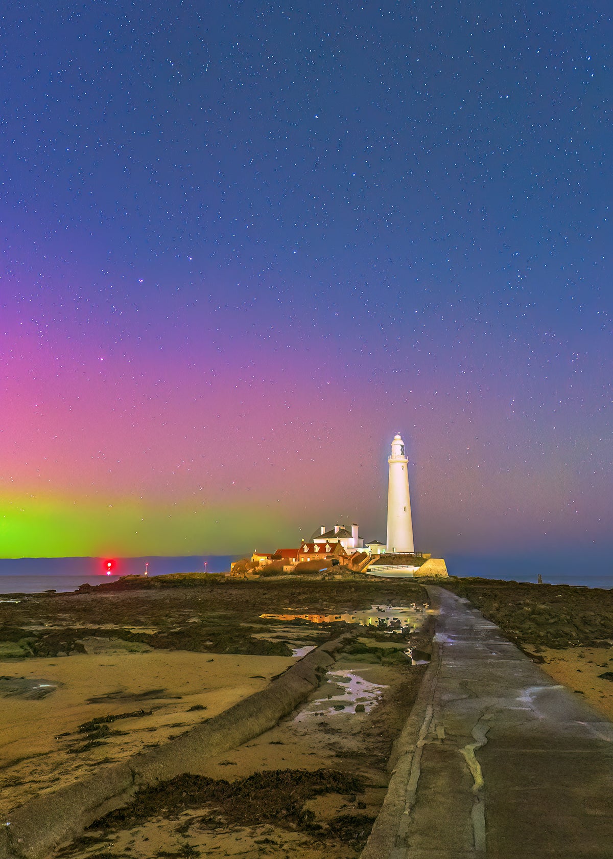 Aurora and stars at St. Mary’s Lighthouse