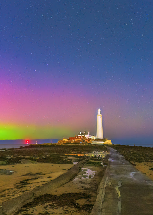 Aurora and stars at St. Mary’s Lighthouse