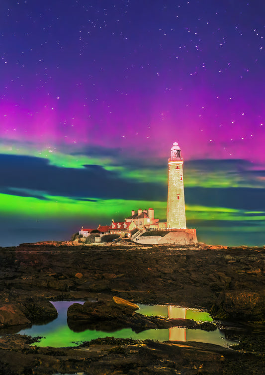 Beautiful Aurora over St Mary’s Lighthouse.