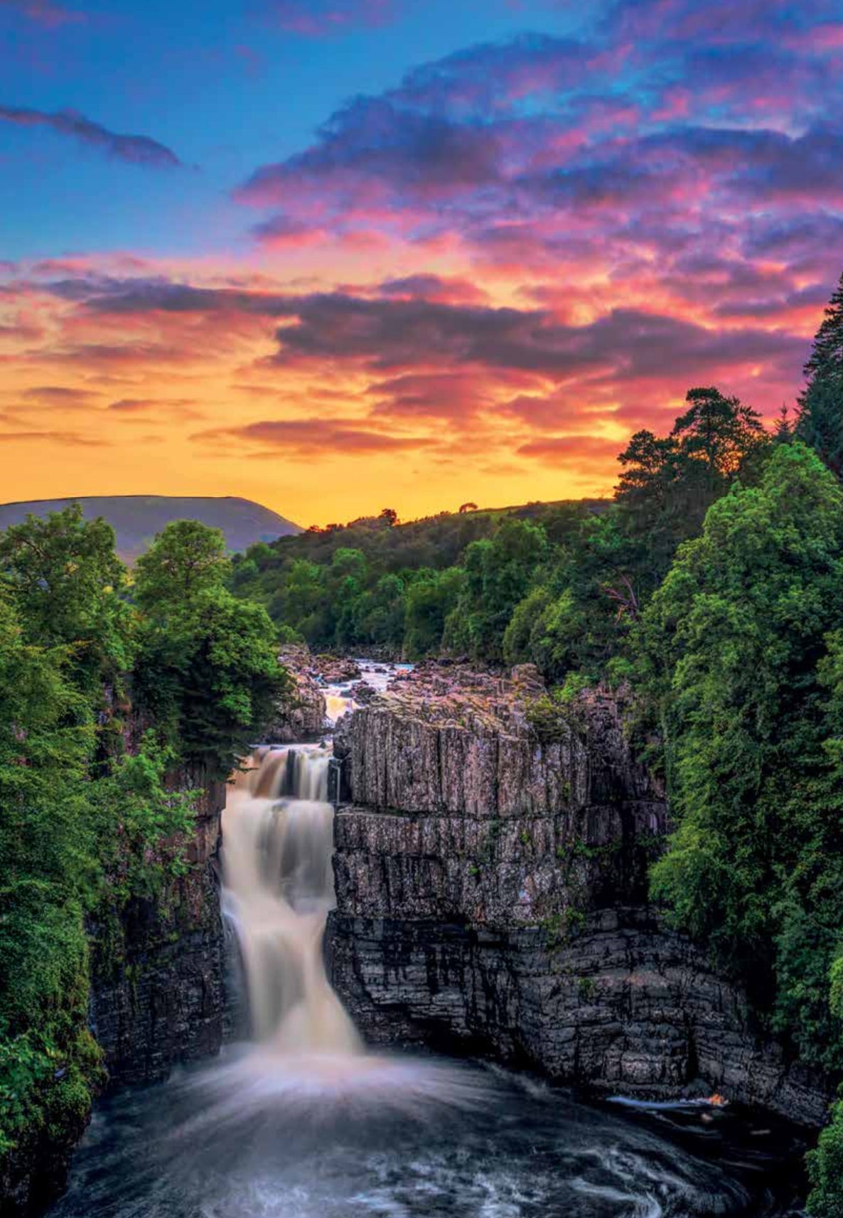 Stevielandscapes 2025 calendar of north east England with free A4 Print of Sycamore Gap and the Milky Way.