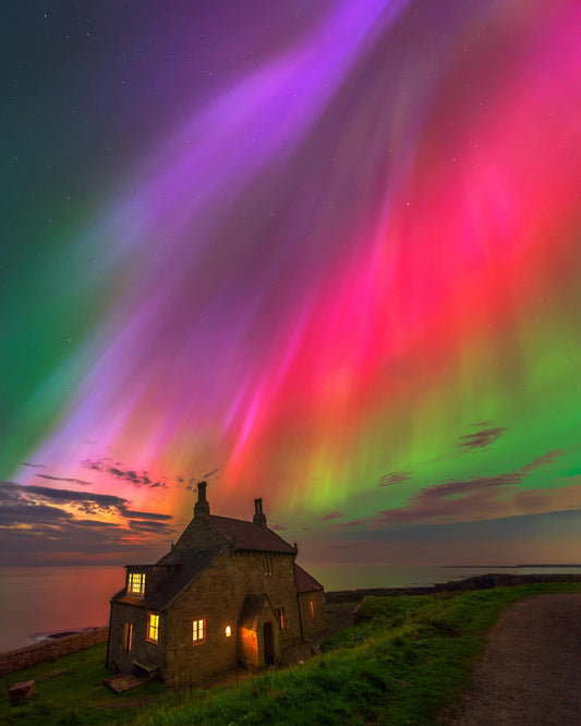 Incredible aurora at the Bathing House in Howick.