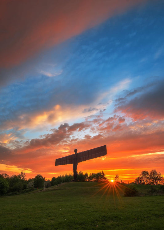 Contrasting colours at the Angel of the North.
