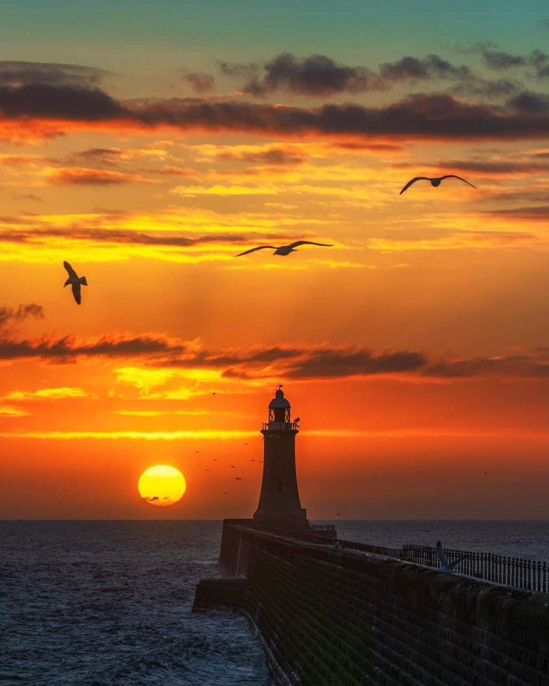 Sunrise at Tynemouth Lighthouse