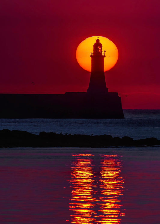 A stunning sunrise over Tynemouth Lighthouse.