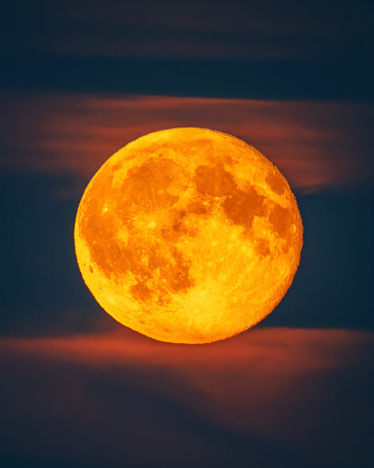 A beautiful orange moon