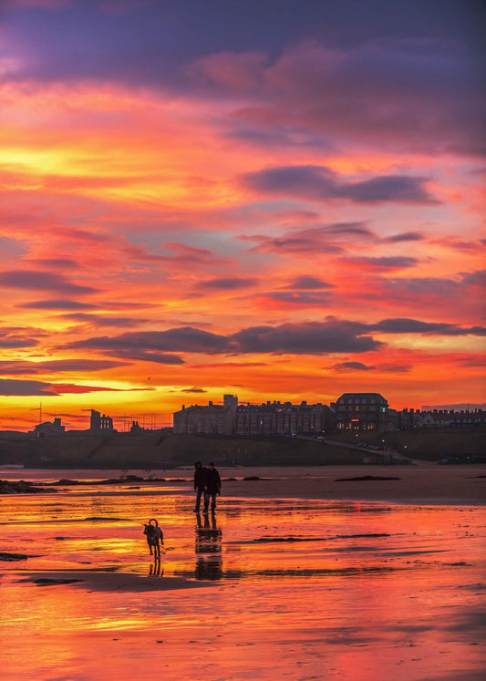 A pastel sunrise sky at Tynemouth.