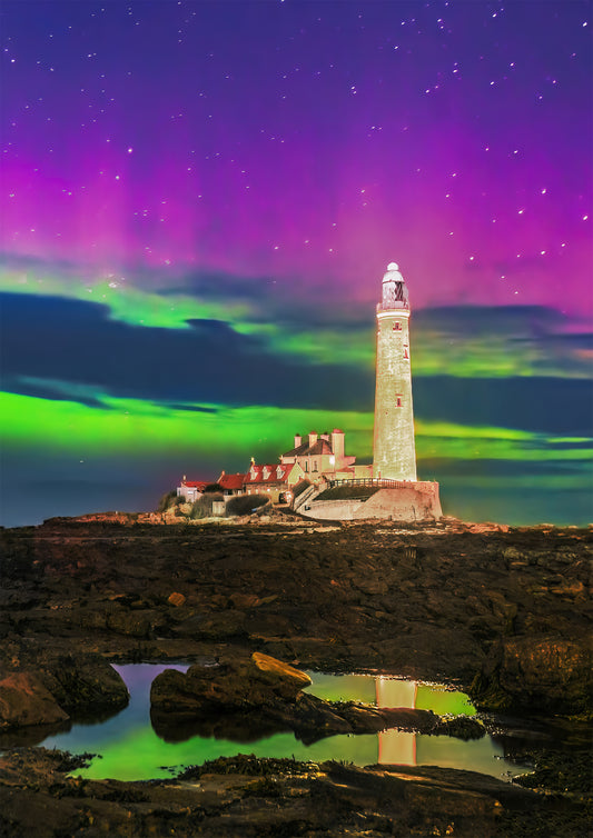 Beautiful Aurora over St Mary’s Lighthouse.