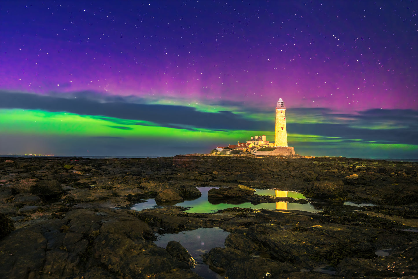 Aurora at St. Mary's Lighthouse, Whitley Bay.